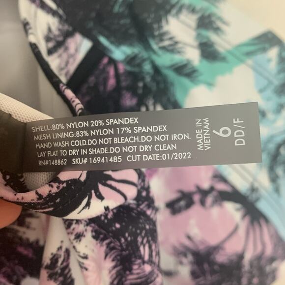 Torrid size 6 one piece swim suit floral black dd/f plus 6x - Picture 8 of 11